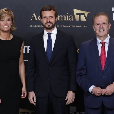 Pablo Casado con María Casado y Manuel Campo Vidal en el 'Debate electoral 4-N'
