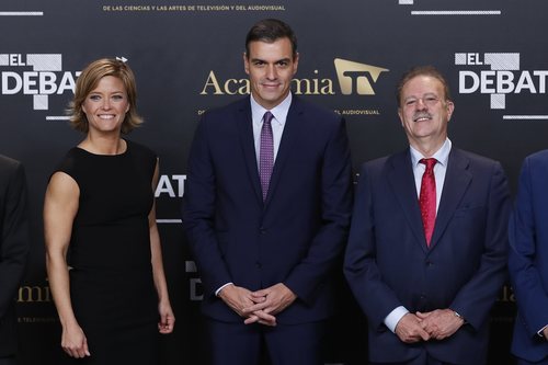 Pedro Sánchez con María Casado y Manuel Campo Vidal en el 'Debate electoral 4-N' 