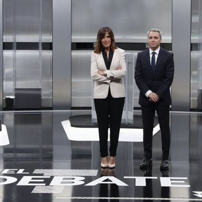 Ana Blanco y Vicente Vallés, los moderadores de el 'Debate electoral 4-N'