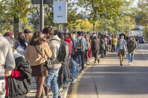Los aspirantes del casting de 'OT 2020' esperan su turno en Madrid