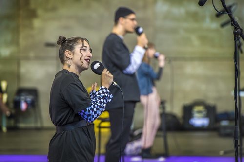 Una joven participa en el casting de 'OT 2020' en Madrid