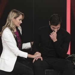 Alba Carrillo consuela a Gianmarco Onestini, en la Gala 10 de 'GH VIP7'