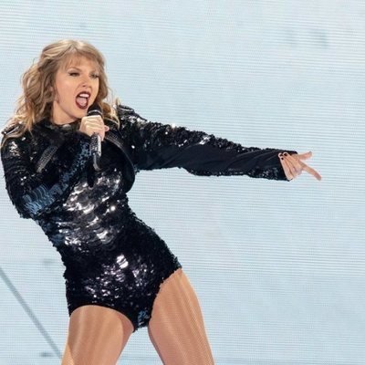 Taylor Swift durante el concierto en Chicago de la gira "Reputation"