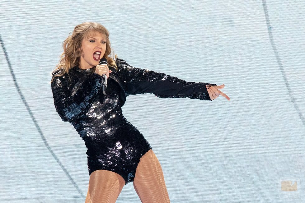 Taylor Swift durante el concierto en Chicago de la gira "Reputation"