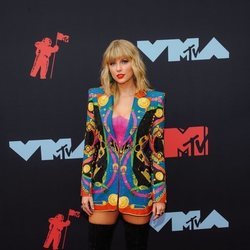 Taylor Swift en la alfombra roja de los MTV Video Music Awards