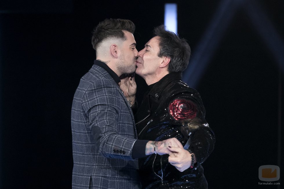 El Maestro Joao besa a Alberto, su amante, en la undécima gala de 'GH VIP 7'