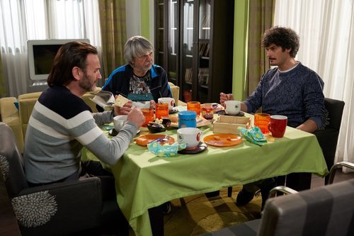 Fermín, Javi y Vicente desayunan juntos en el episodio 11x09 de 'La que se avecina'