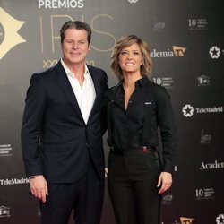 Jota Abril y María Casado posan en los Premios Iris 2019