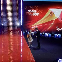 Melani con Mateusz Szymkowiak en la Opening Ceremony de Eurovisión Junior 2019