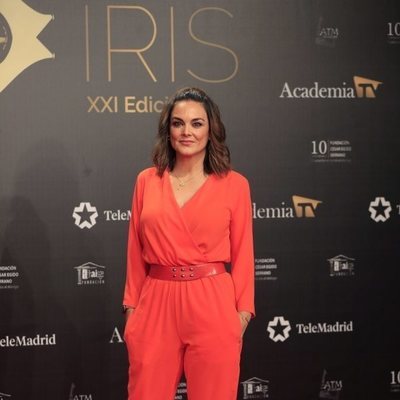 Mónica Carrillo posa en la alfombra roja de los Premios Iris 2019