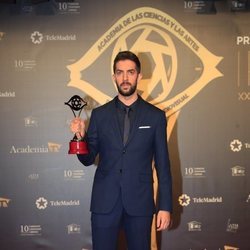 David Broncano con el galardón a Mejor presentador en los Premios Iris 2019