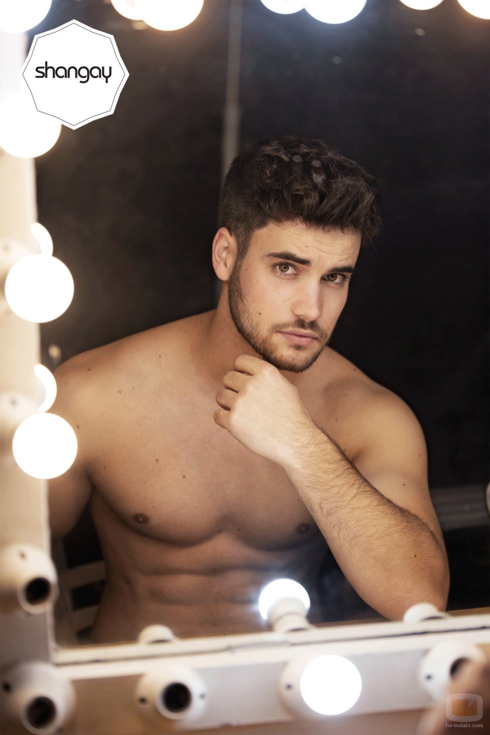 Joan Garrido ('OT 2018'), con el torso desnudo, muestra sus abdominales