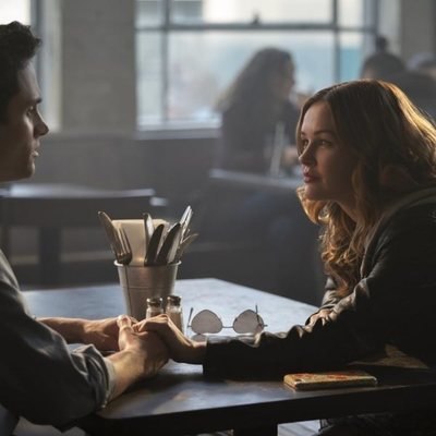Joe y Candace en la segunda temporada de 'You'
