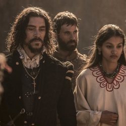 Óscar Jaenada e Ishbel Bautista, en 'Hernán'