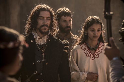 Óscar Jaenada e Ishbel Bautista, en 'Hernán'