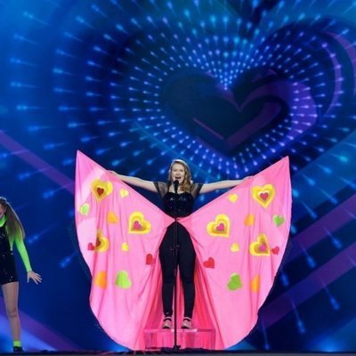 Erin Mai, representante de Gales, en la Gran Final de Eurovisión Junior 2019