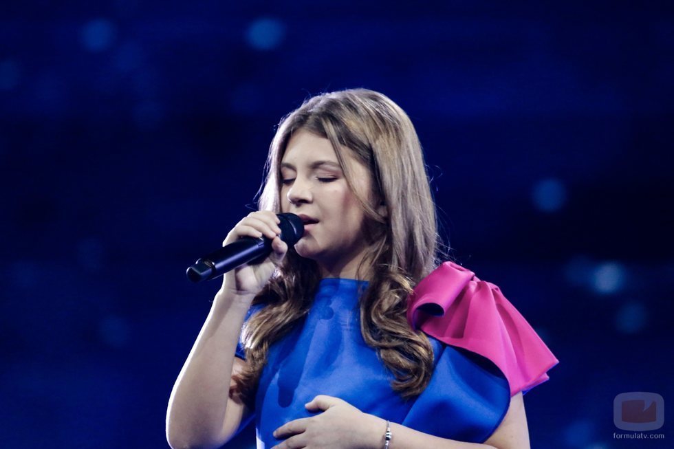 Isea Çili, representante de Albania, en la Gran Final de Eurovisión Junior 2019