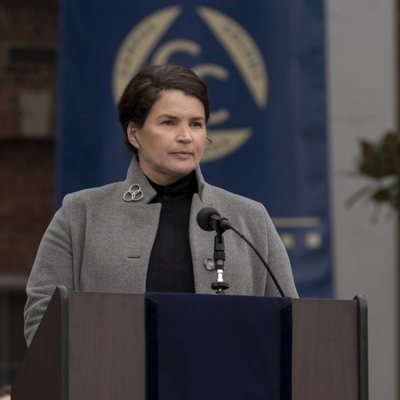 Julia Ormond interpreta a Elizabeth en 'The Walking Dead: World Beyond'