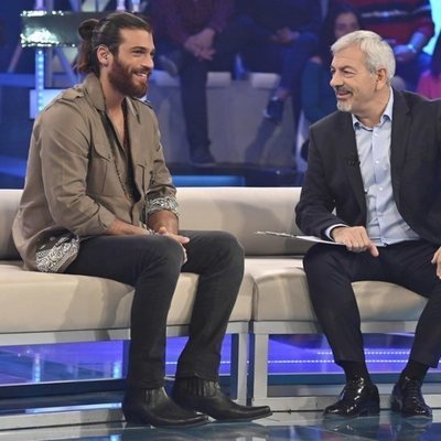 Can Yaman y Carlos Sobera en 'Volverte a ver'