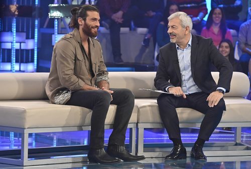 Can Yaman y Carlos Sobera en 'Volverte a ver'