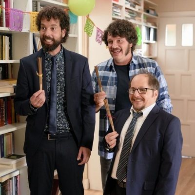 Juan Ibáñez, Xosé Antonio Touriñán y Tomás Pozzi en la segunda temporada de 'Pequeñas coincidencias'