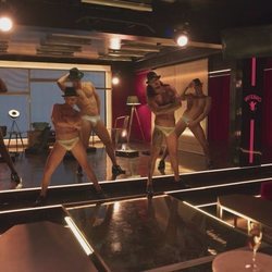 Los strippers de 'Toy Boy' al desnudo en el capítulo 1x10