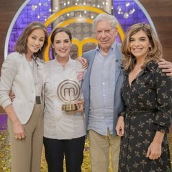 Isabel Preysler, Tamara Falcó, Mario Vargas Llosa y Xandra Falcó, en 'MasterChef Celebrity 4'