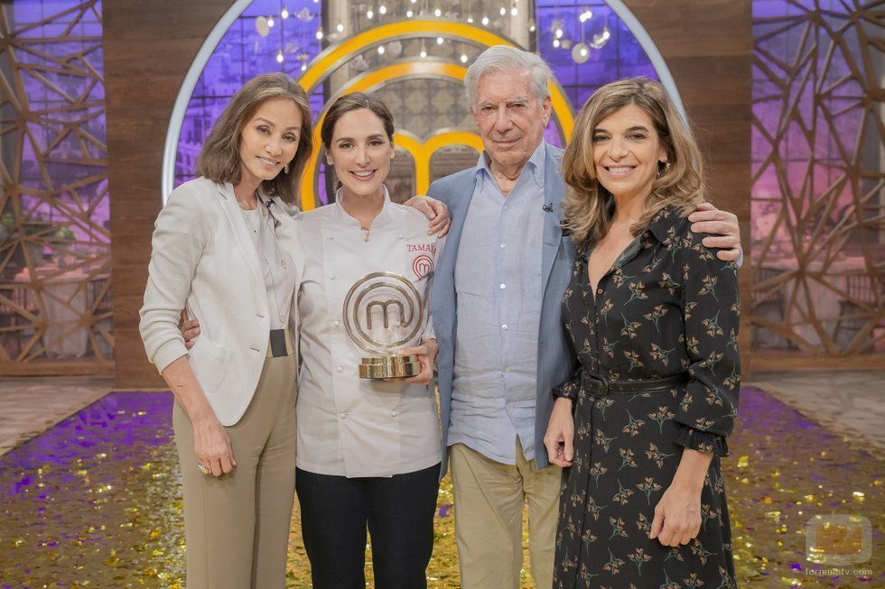 Isabel Preysler, Tamara Falcó, Mario Vargas Llosa y Xandra Falcó, en 'MasterChef Celebrity 4'