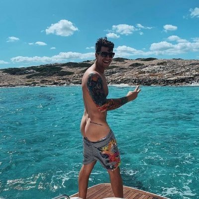 Diego Matamoros enseña el culo frente al mar