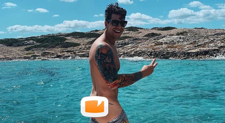 Diego Matamoros enseña el culo frente al mar