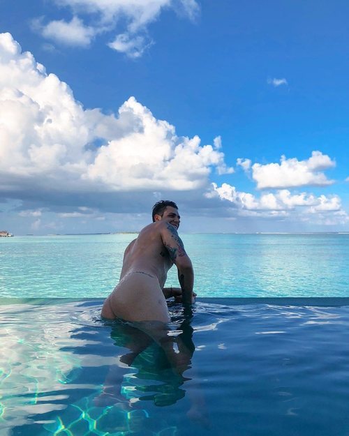 Diego Matamoros enseña su culo