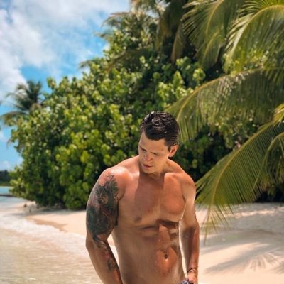 Diego Matamoros posa en bañador en una paradisiaca playa