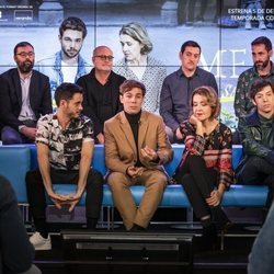El equipo profesional de 'Merlí: Sapere Aude' en la rueda de prensa en Barcelona