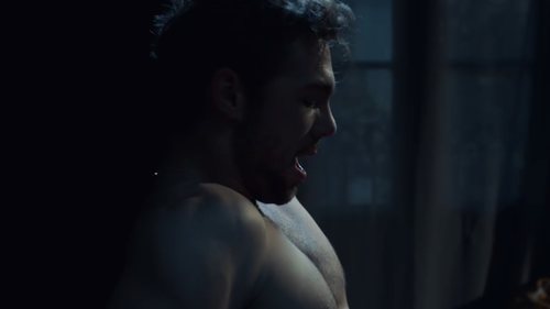 Pol (Carlos Cuevas) siente placer en una escena de sexo de 'Merlí: Sapere Aude'