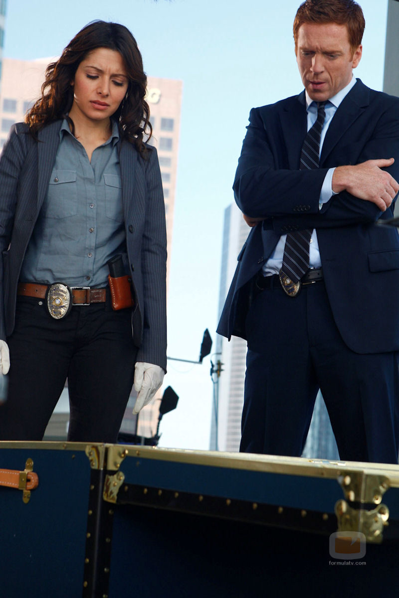 Sarah Shahi y Damian Lewis en 'Life'