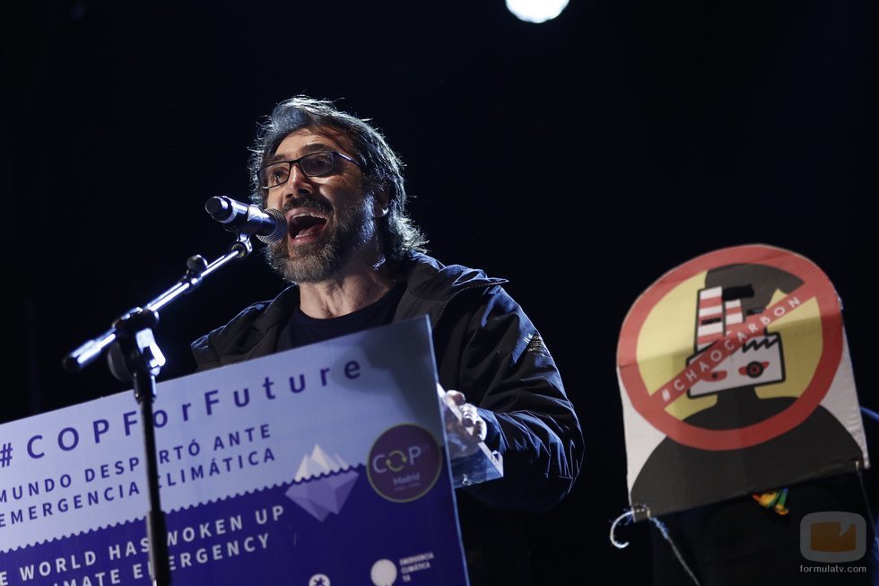 Javier Bardem da un discurso en la manifestación contra el Cambio Climático