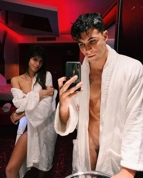 Sofía Suescun y Kiko Jiménez, desnudos frente al espejo