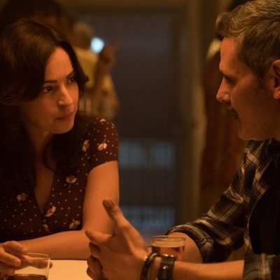 Alejandra y Conrado charlan en la segunda temporada de 'El embarcadero'