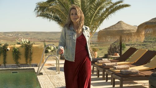 Lisi Linder como Mónica en el rodaje de 'Vis a vis: El oasis' en Almería