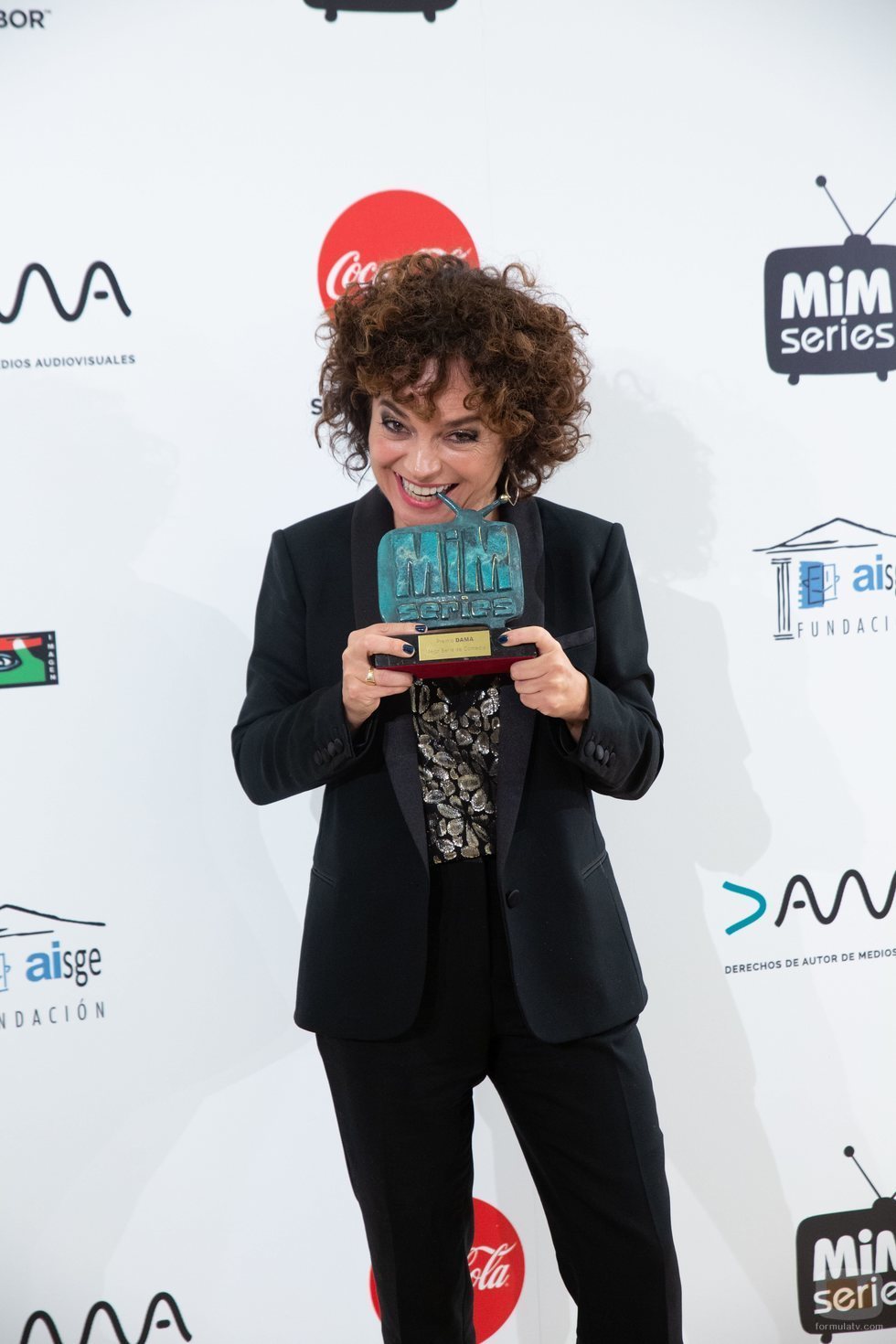 Anna R. Costa muerde el Premio Dama a Mejor Comedia de los 'Premios MiM 2019'