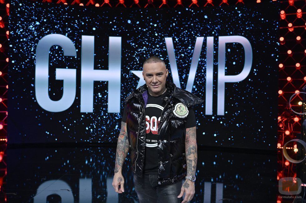 Dinio García, posando en la Gala Final de 'GH VIP 7'