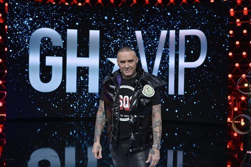 Dinio García, posando en la Gala Final de 'GH VIP 7'