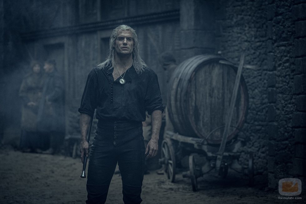 Henry Cavill da vida a Geralt de Rivia en 'The Witcher'