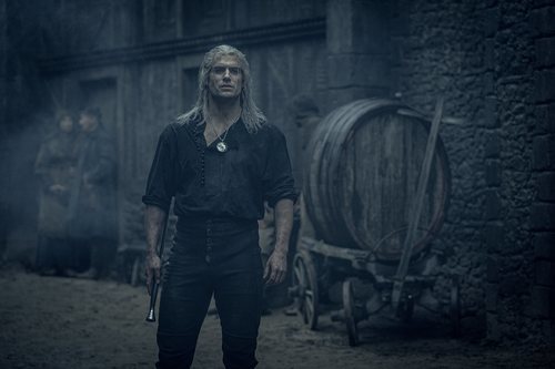 Henry Cavill da vida a Geralt de Rivia en 'The Witcher'