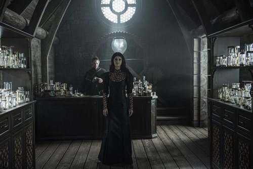 Yennefer (Anya Chalotra), la hechicera de 'The Witcher'