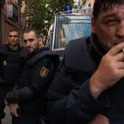 Hovik Keuchkerian, Raúl Árevalo y Raúl Prieto en 'Antidisturbios'