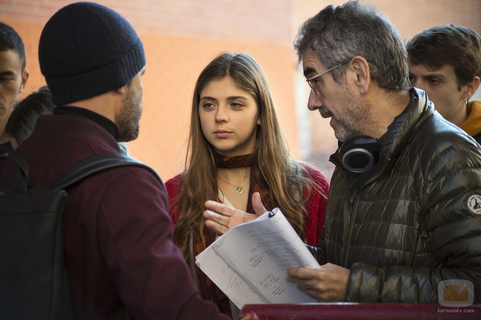 Daniel Grao y Carmen Arrufat, actores de 'HIT', junto al creador Joaquín Oristrell