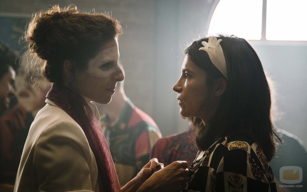Belén (Beatriz Argüello) e Inés (Irene Visedo) en 'Cuéntame cómo pasó'