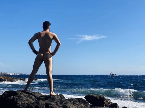Luis Cepeda comparte su primer desnudo integral de 2020
