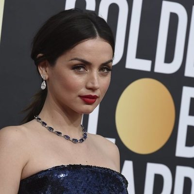 Ana de Armas en la alfombra roja de los Globos de Oro 2020